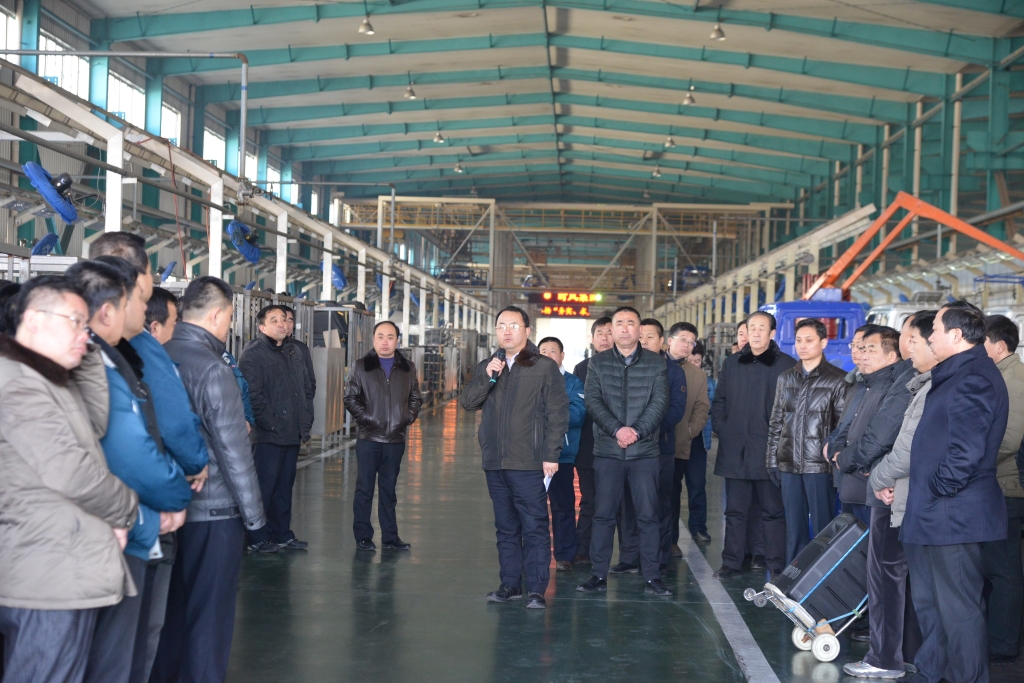 永信贵宾会217集团举行中层向导干部现场观摩活动